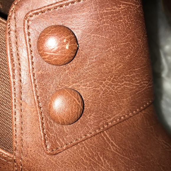 Brown Faux Leather Heel - Picture 3 of 6